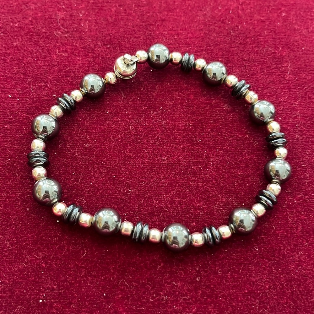 Hematite bead and sterling silver 8” magnetic clasp bracelet.